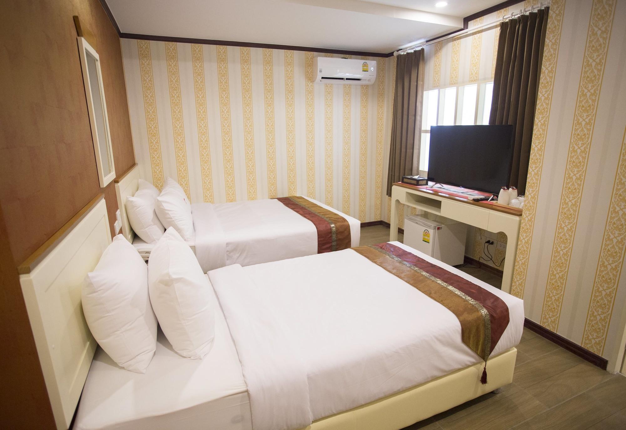 J&Y Hotel Latphrao 35 Bangkok Buitenkant foto