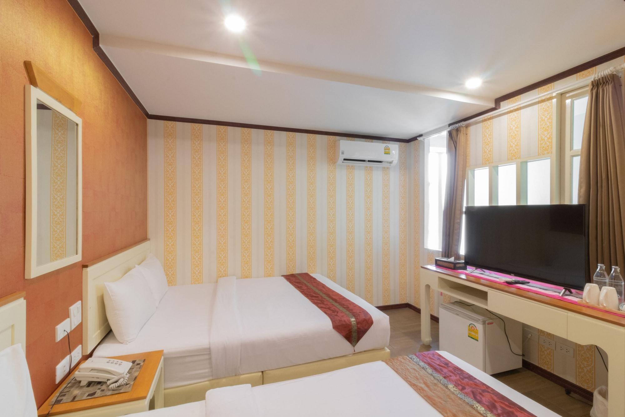 J&Y Hotel Latphrao 35 Bangkok Buitenkant foto