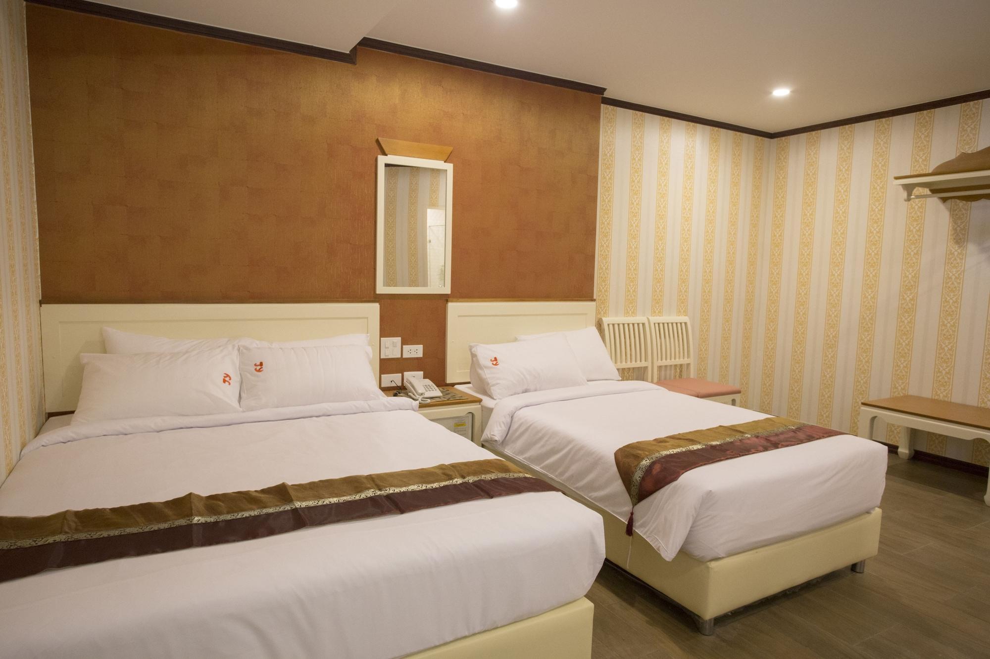 J&Y Hotel Latphrao 35 Bangkok Buitenkant foto