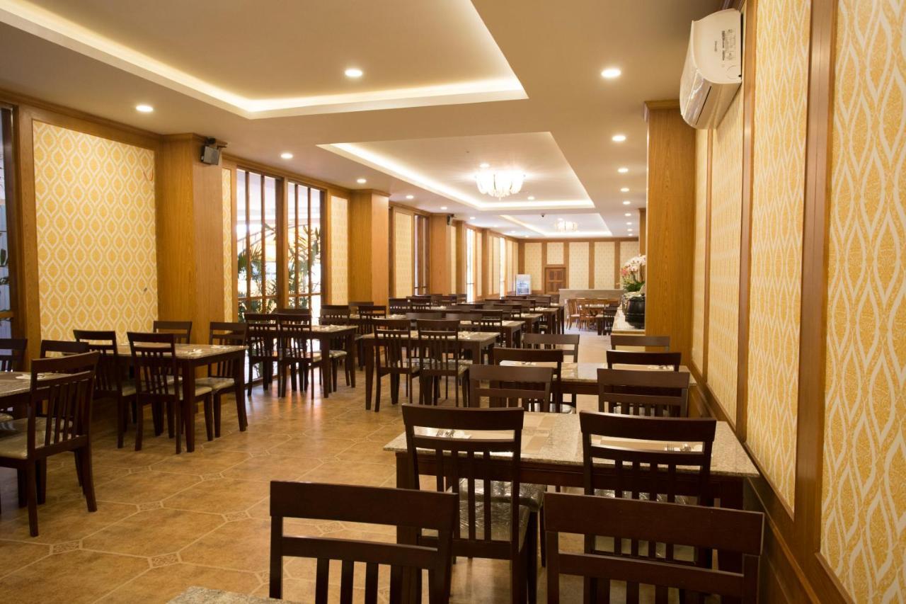 J&Y Hotel Latphrao 35 Bangkok Buitenkant foto